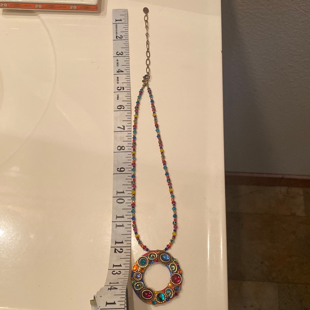 Swarovski cristal necklace, adjustable , hardly wore, can be use daily
